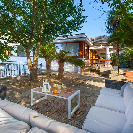 Luxury In Villa, Terrazzo Privato ヴィラ