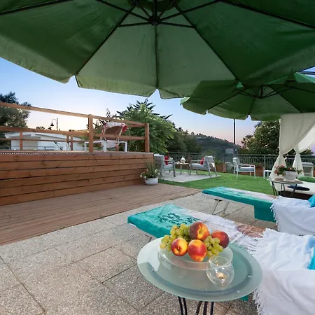 Luxury In Villa, Terrazzo Privato ヴィラ マッサ・ルブレンセ