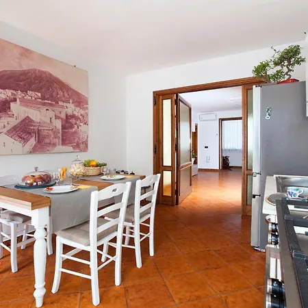 Luxury In Villa, Terrazzo Privato * マッサ・ルブレンセ